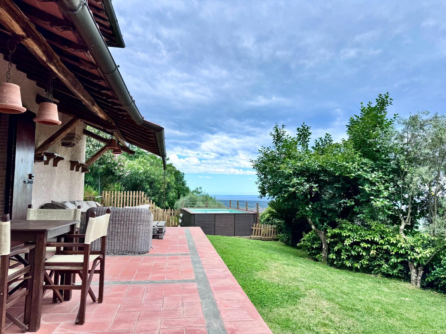 Rustico con giardino, Pietrasanta strettoia