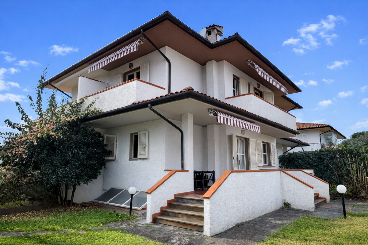 Villa con giardino, Pietrasanta marina di
