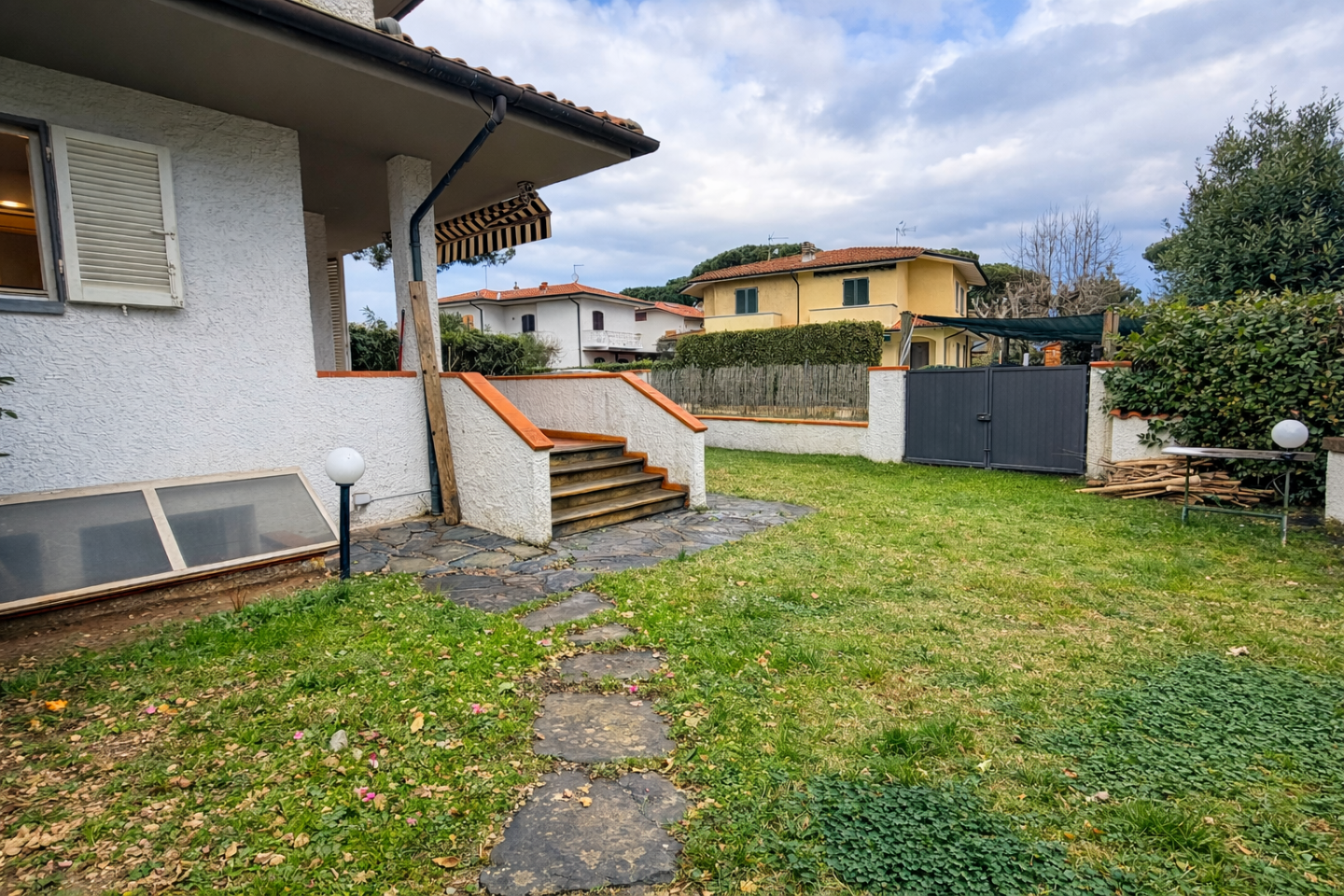 Villa con giardino, Pietrasanta marina di