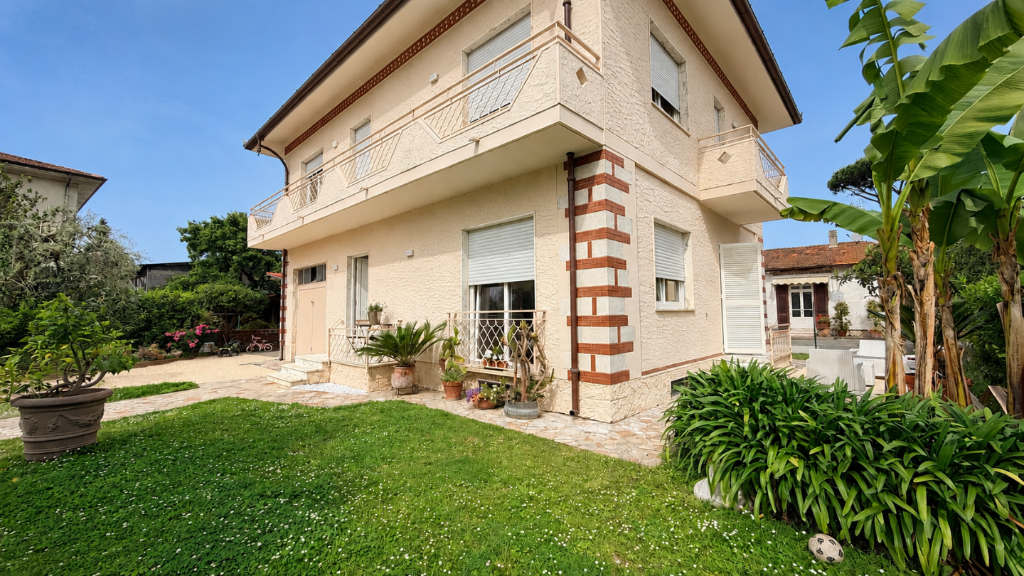 Villa con giardino, Pietrasanta ponte rosso crociale
