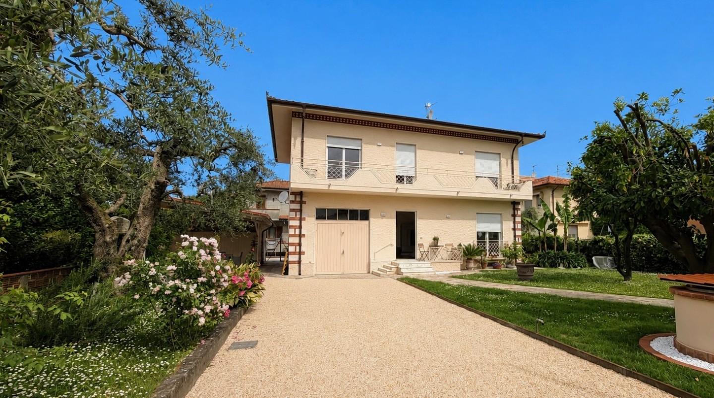 Villa con giardino, Pietrasanta ponte rosso crociale