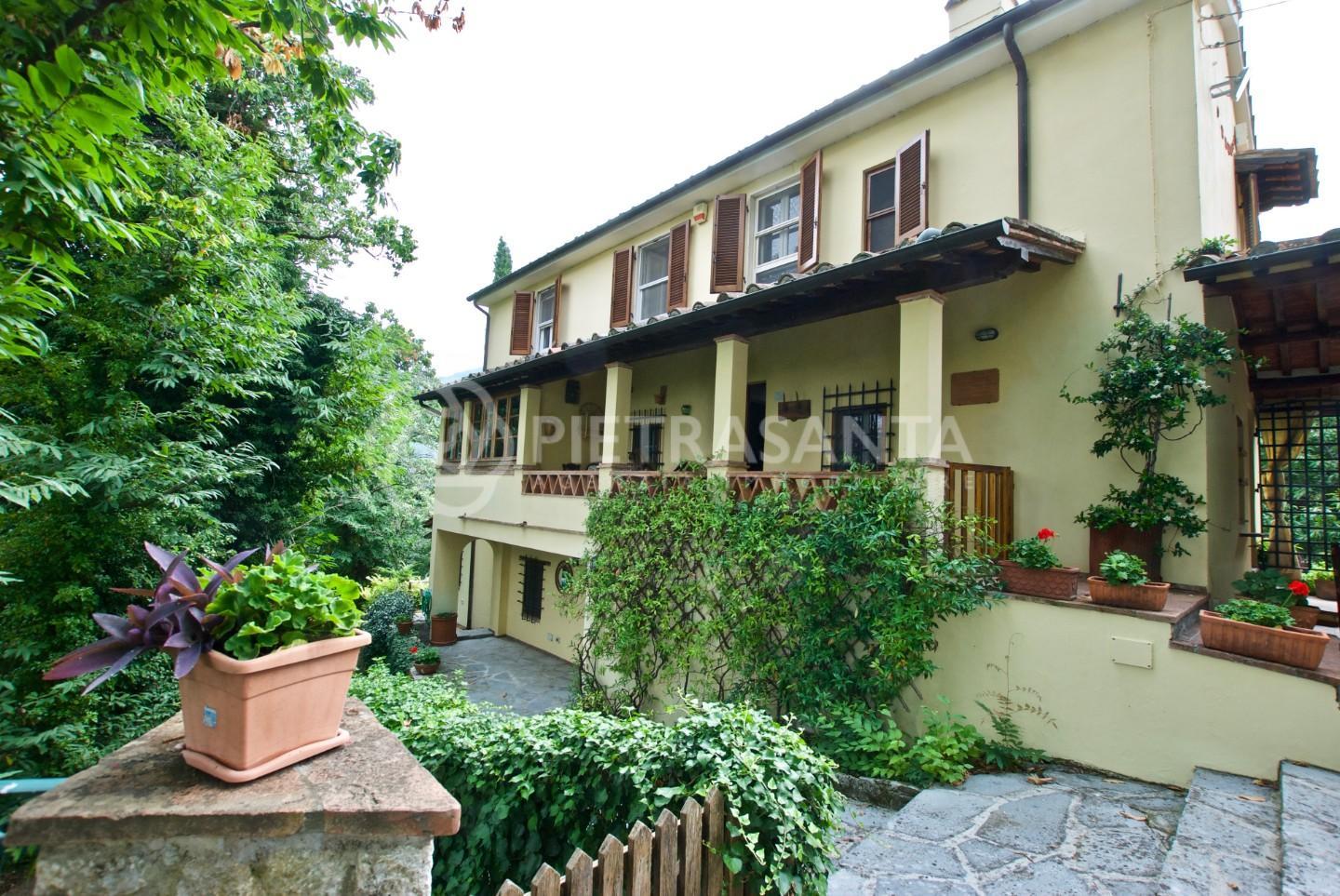 Rustico con giardino, Pietrasanta capriglia