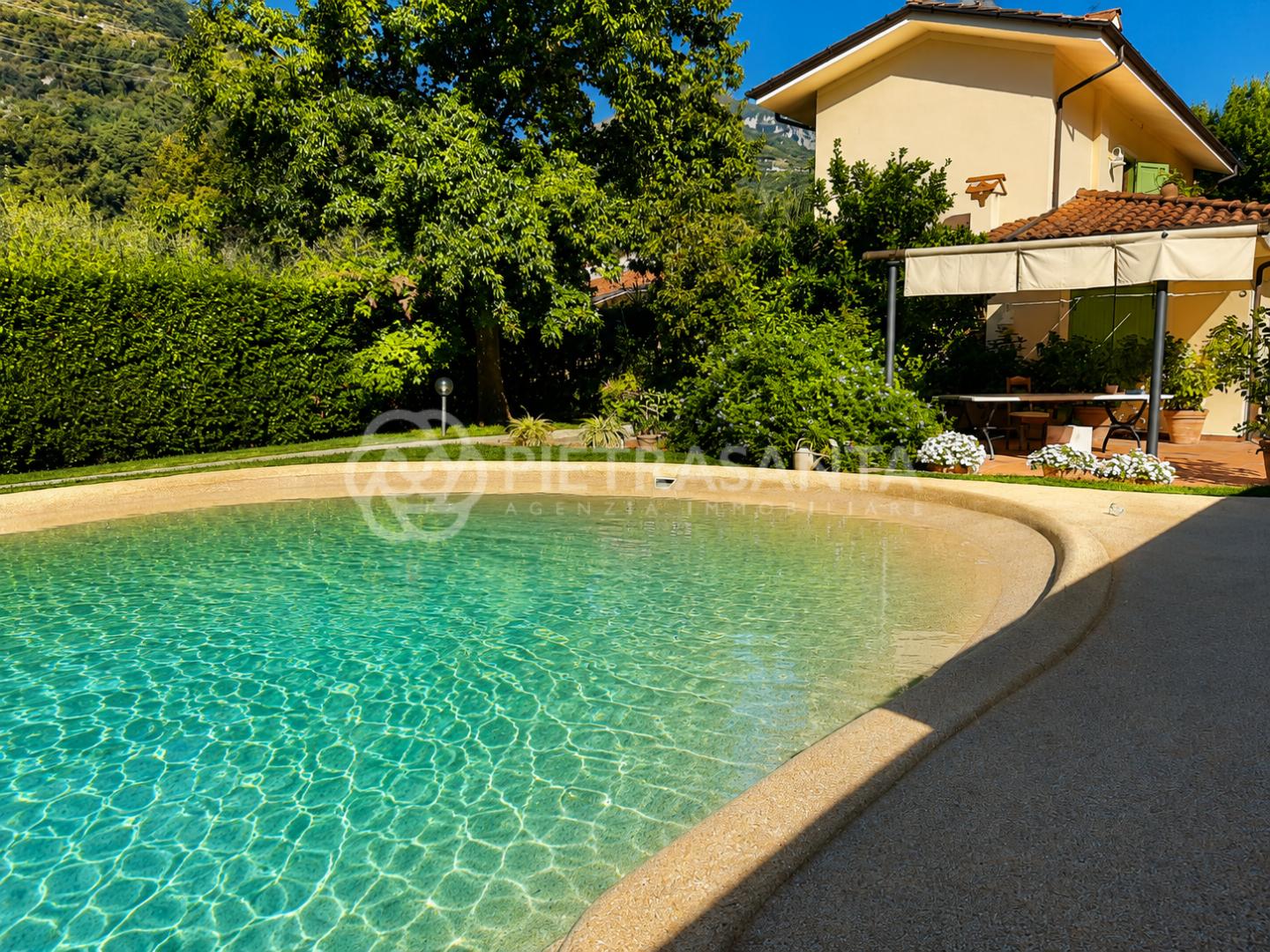 Villa con giardino, Pietrasanta valdicastello carducci
