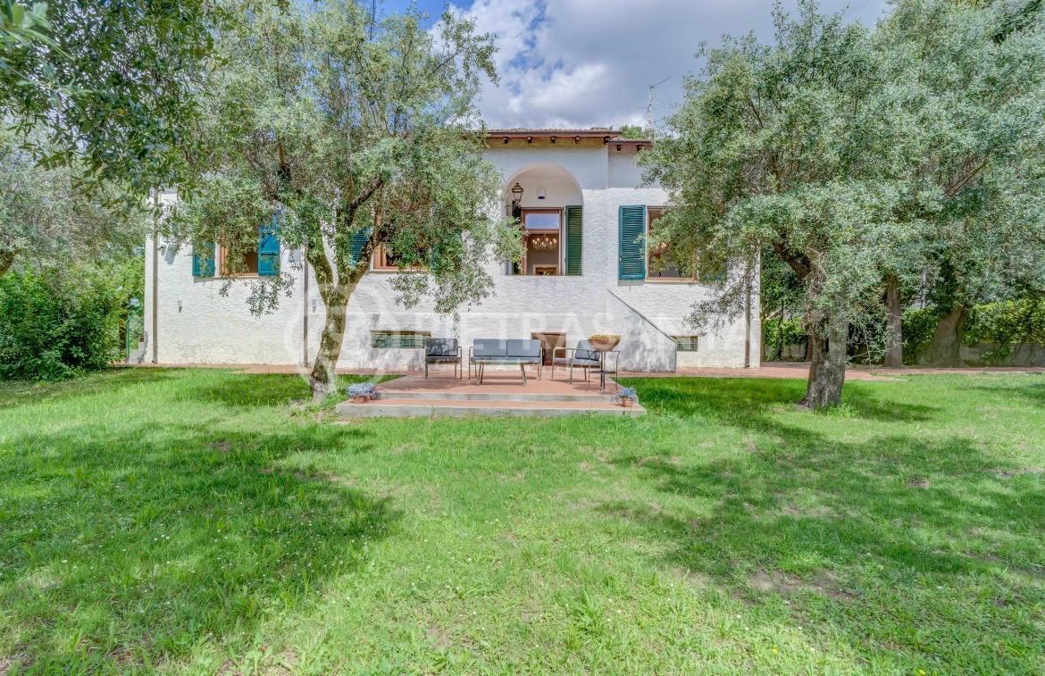 Villa arredata in affitto, Seravezza querceta