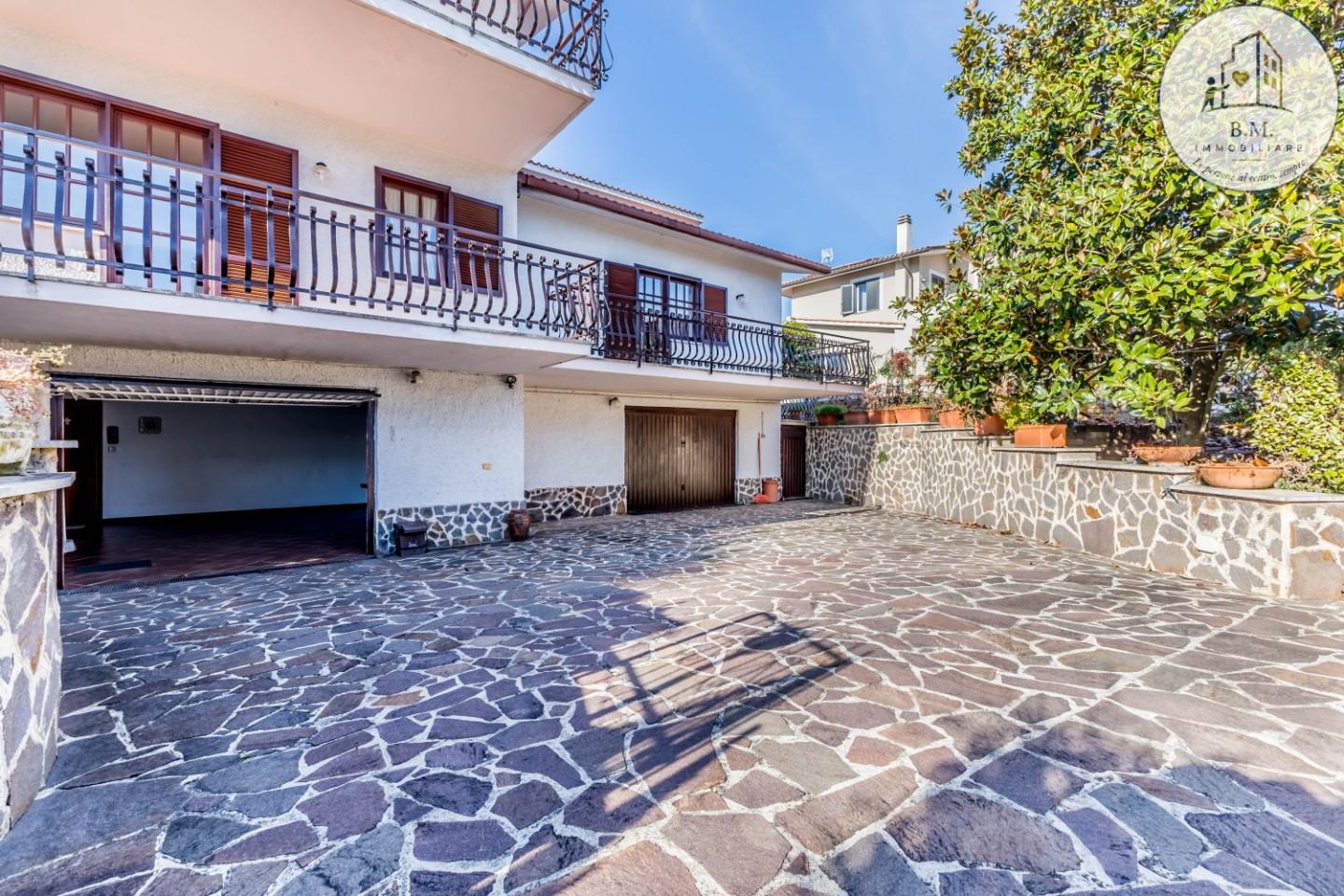 Villa con giardino a Rignano Flaminio
