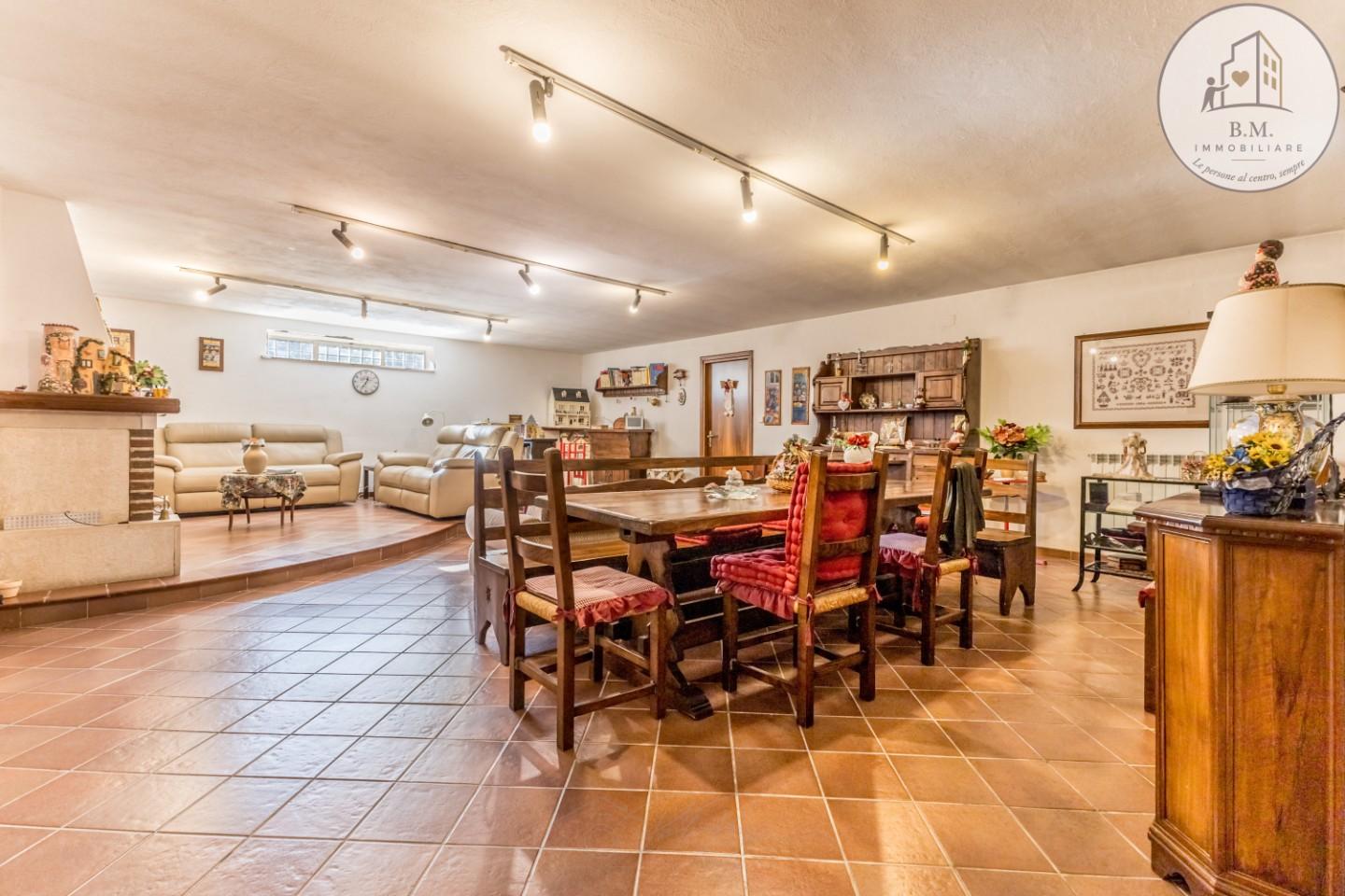 Villa con giardino a Rignano Flaminio