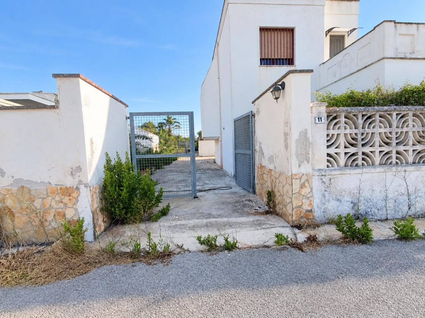 Villa con giardino, Lecce torre chianca