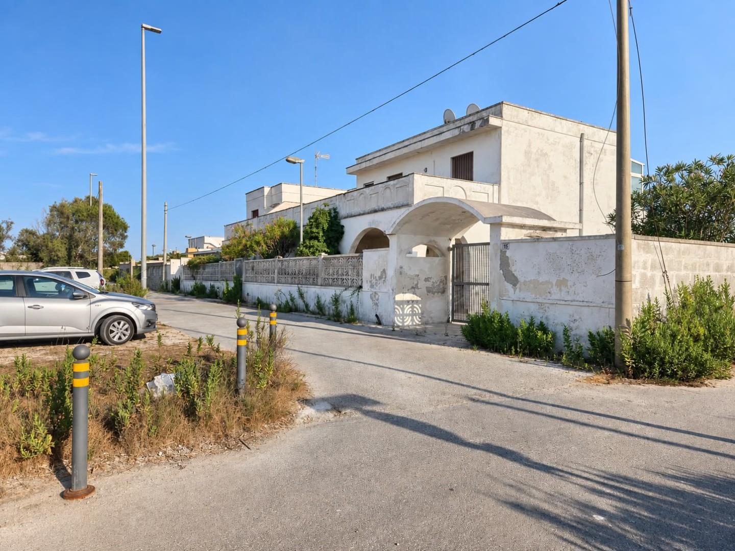 Villa con giardino, Lecce torre chianca