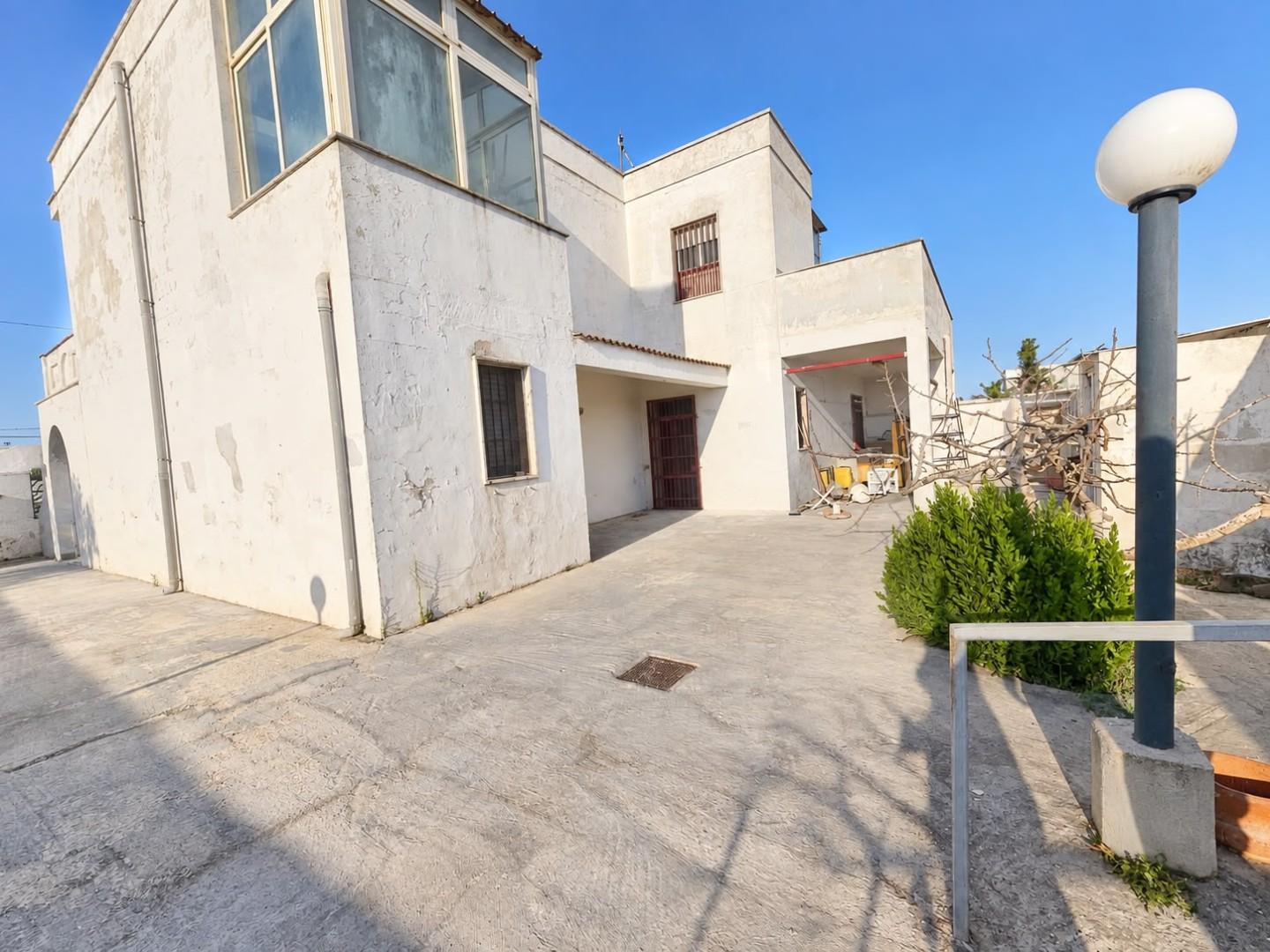Villa con giardino, Lecce torre chianca