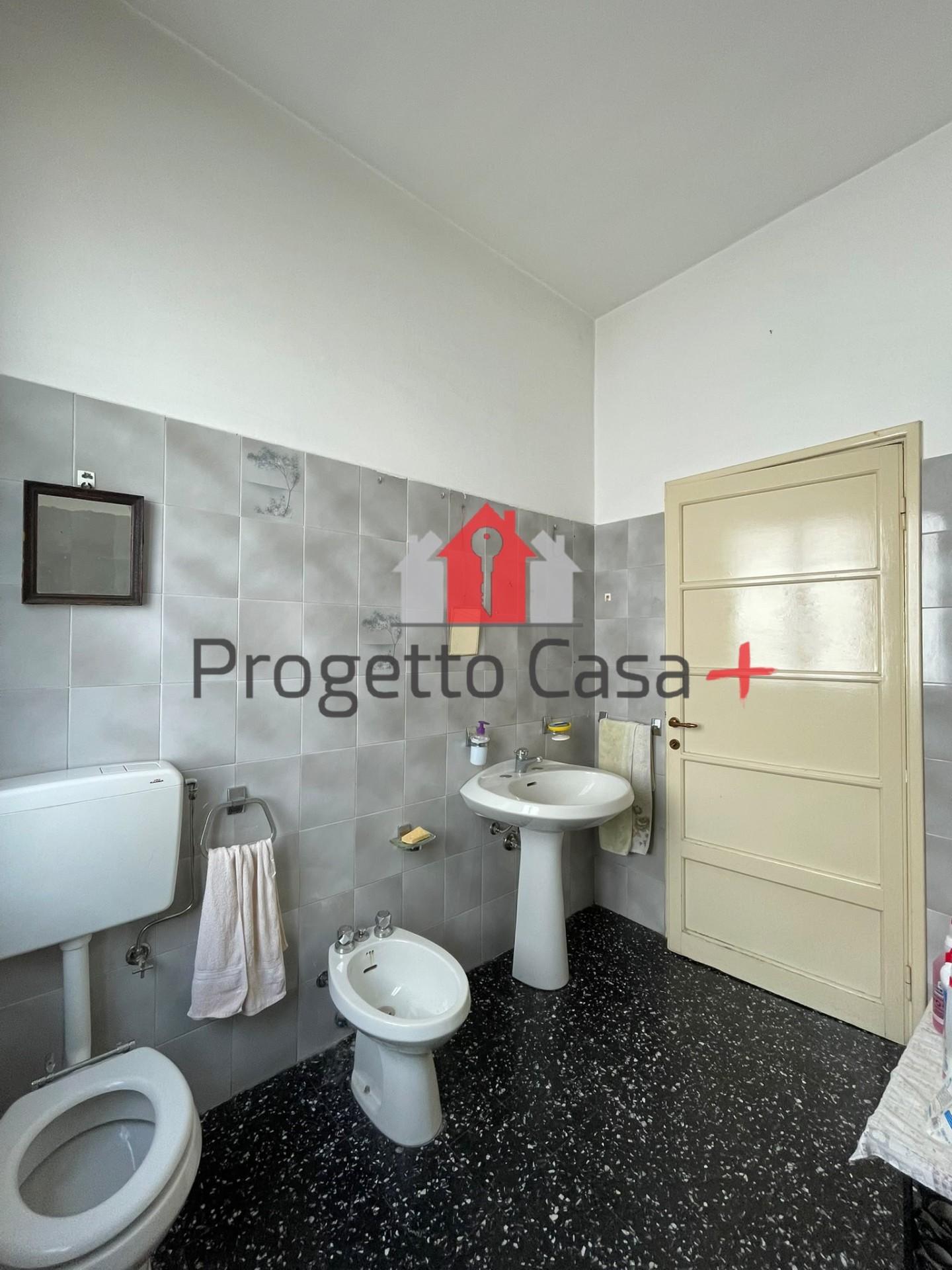 Casa indipendente con giardino a Somma Lombardo