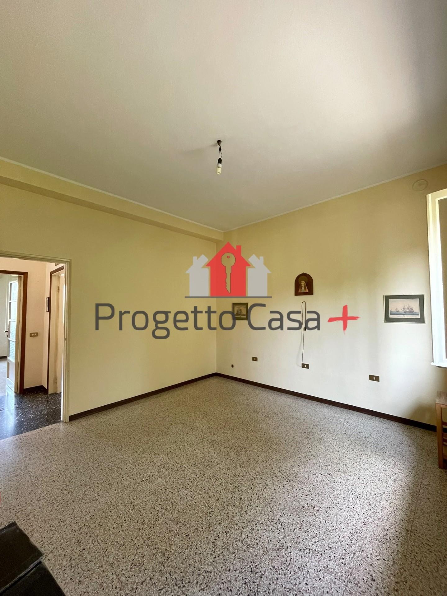Casa indipendente con giardino a Somma Lombardo