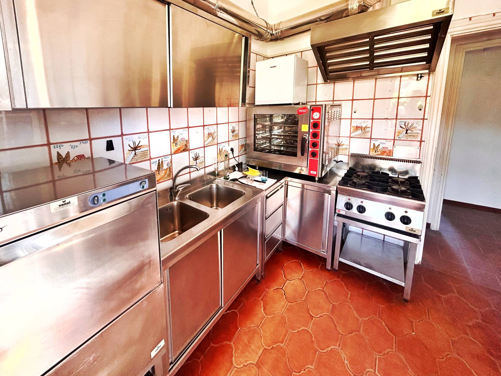 Villa in vendita a Viareggio, Torre del Lago Puccini