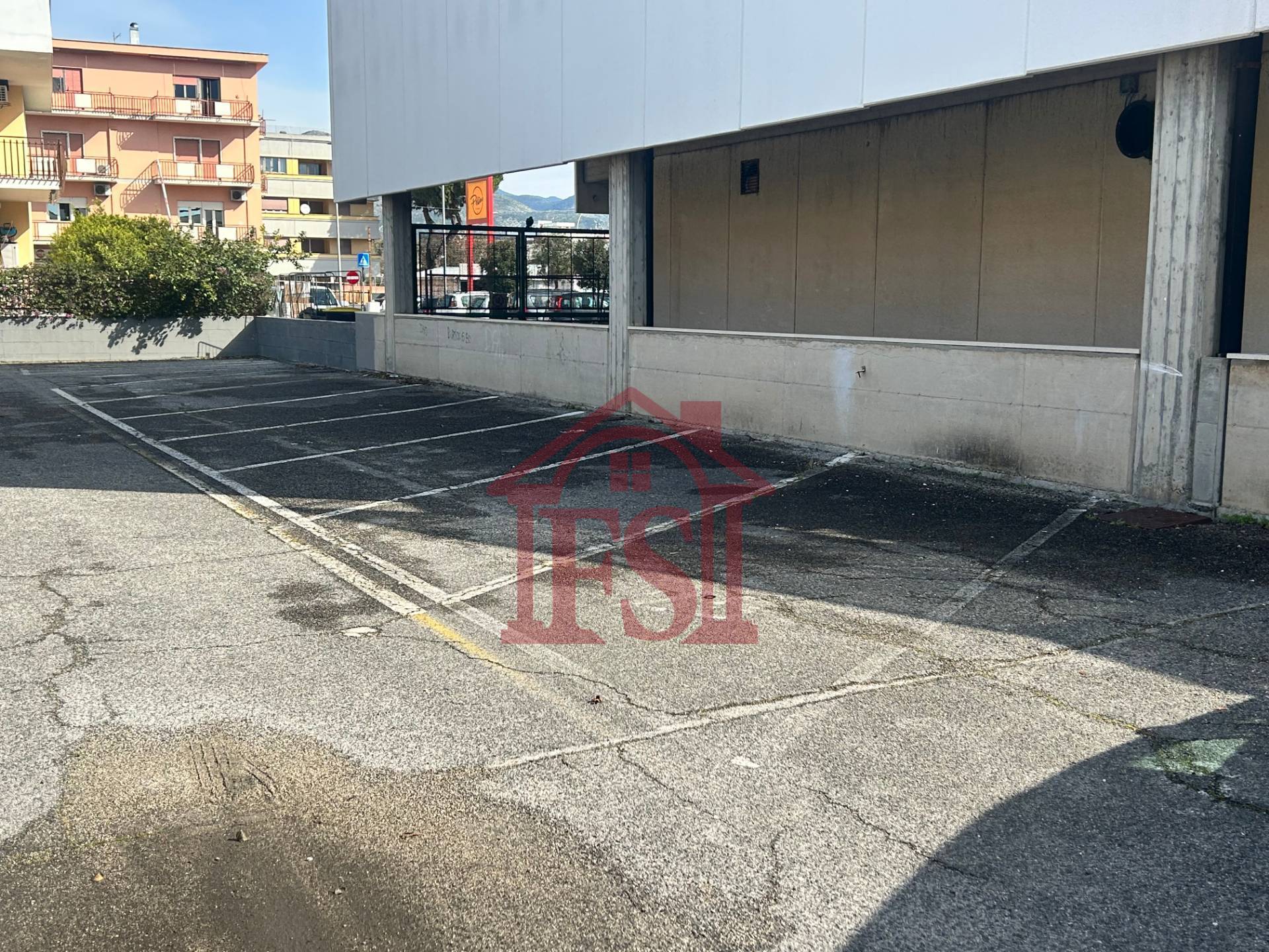 Posto auto scoperto in vendita a Terracina
