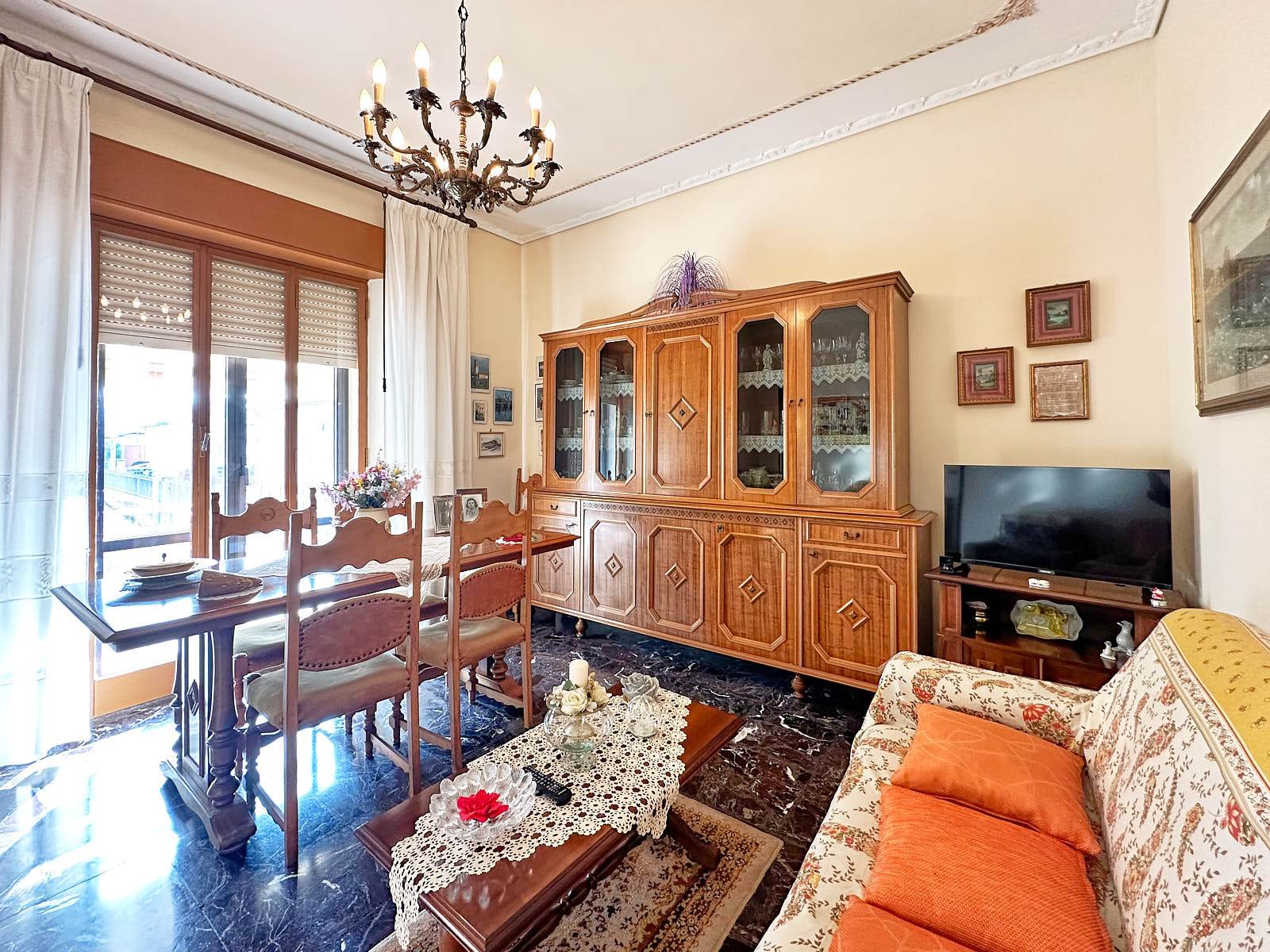 Casa indipendente con giardino a Aulla