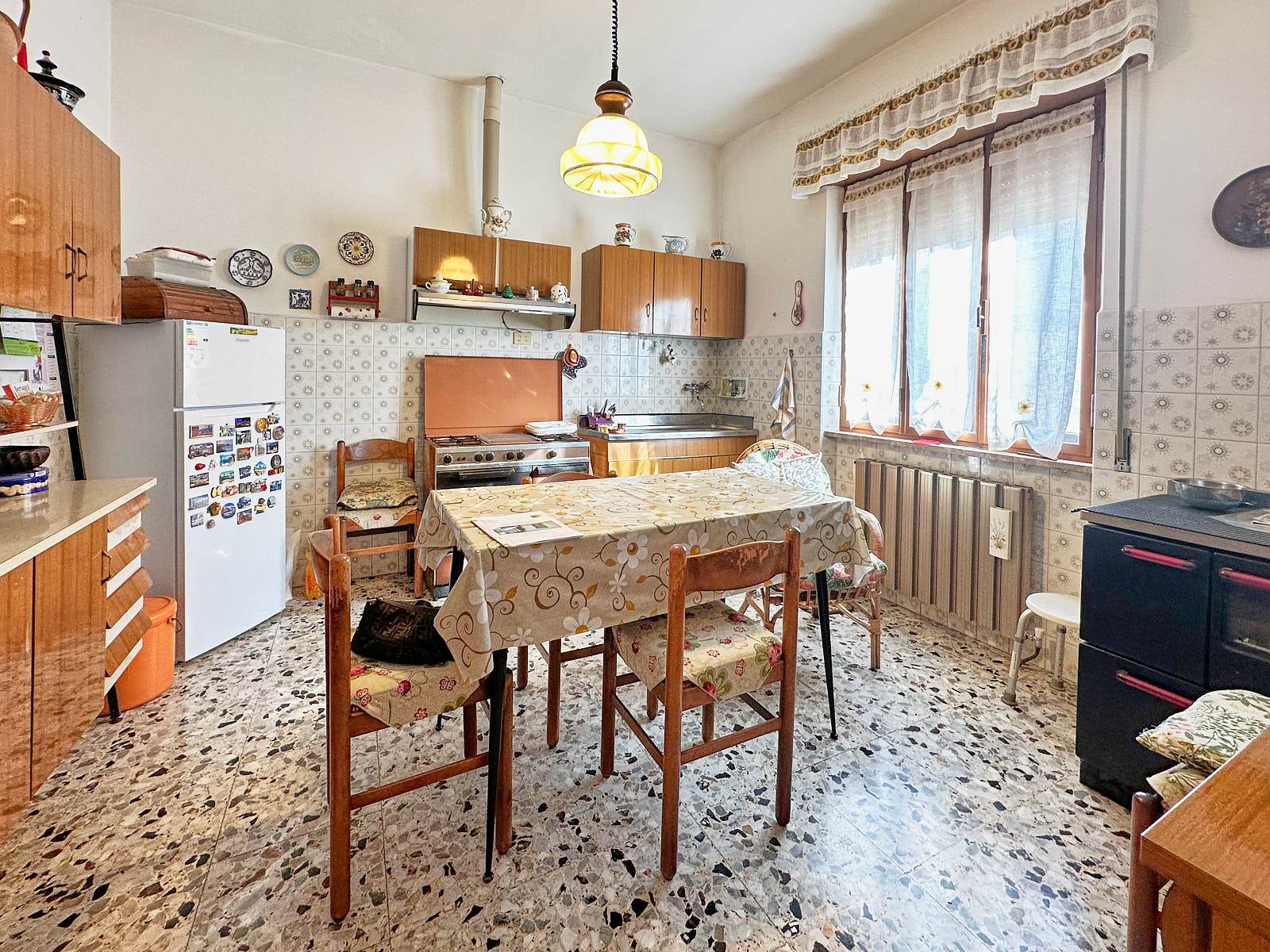 Casa indipendente con giardino a Aulla