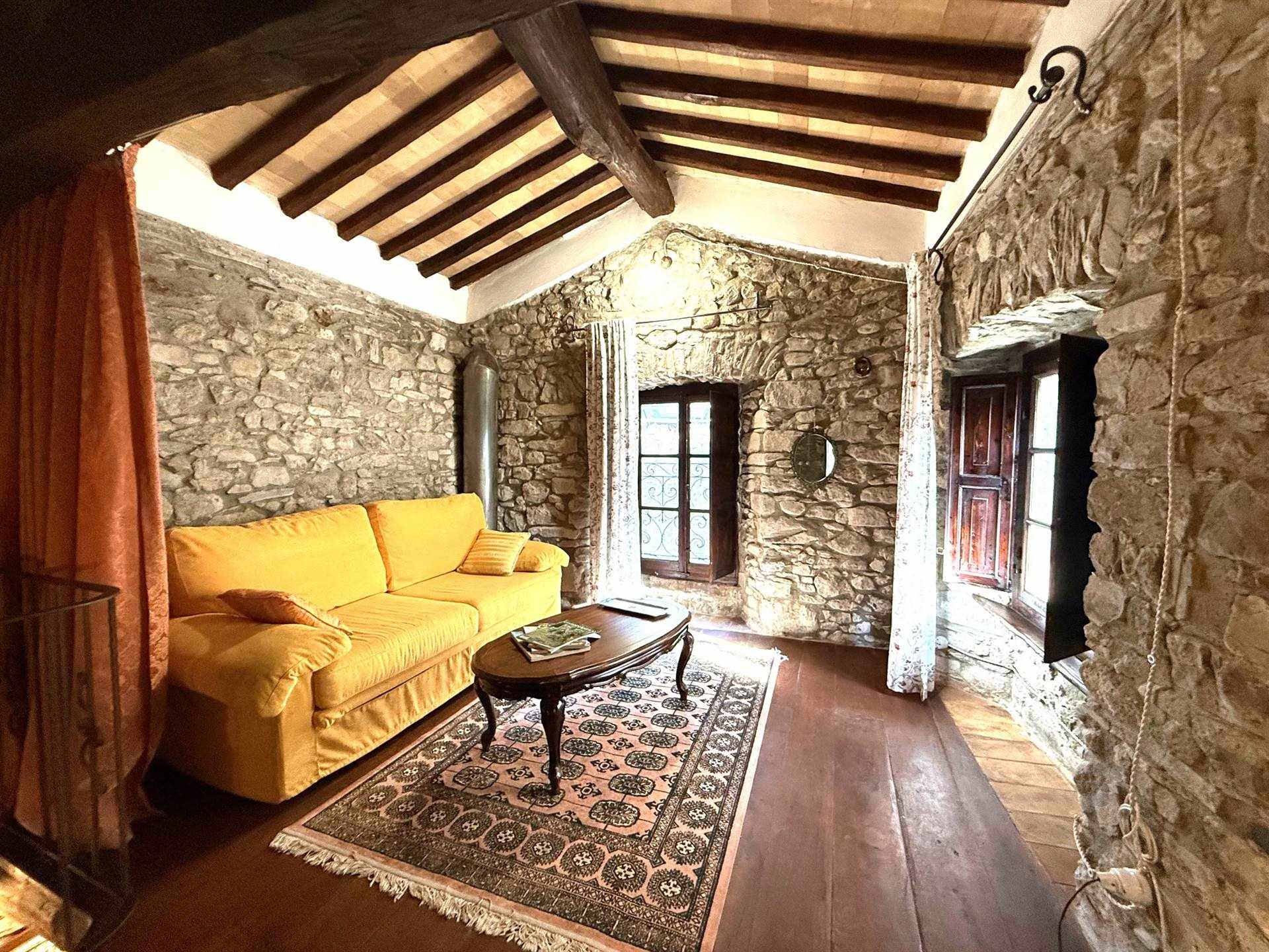 Casa indipendente con terrazzo a Comano