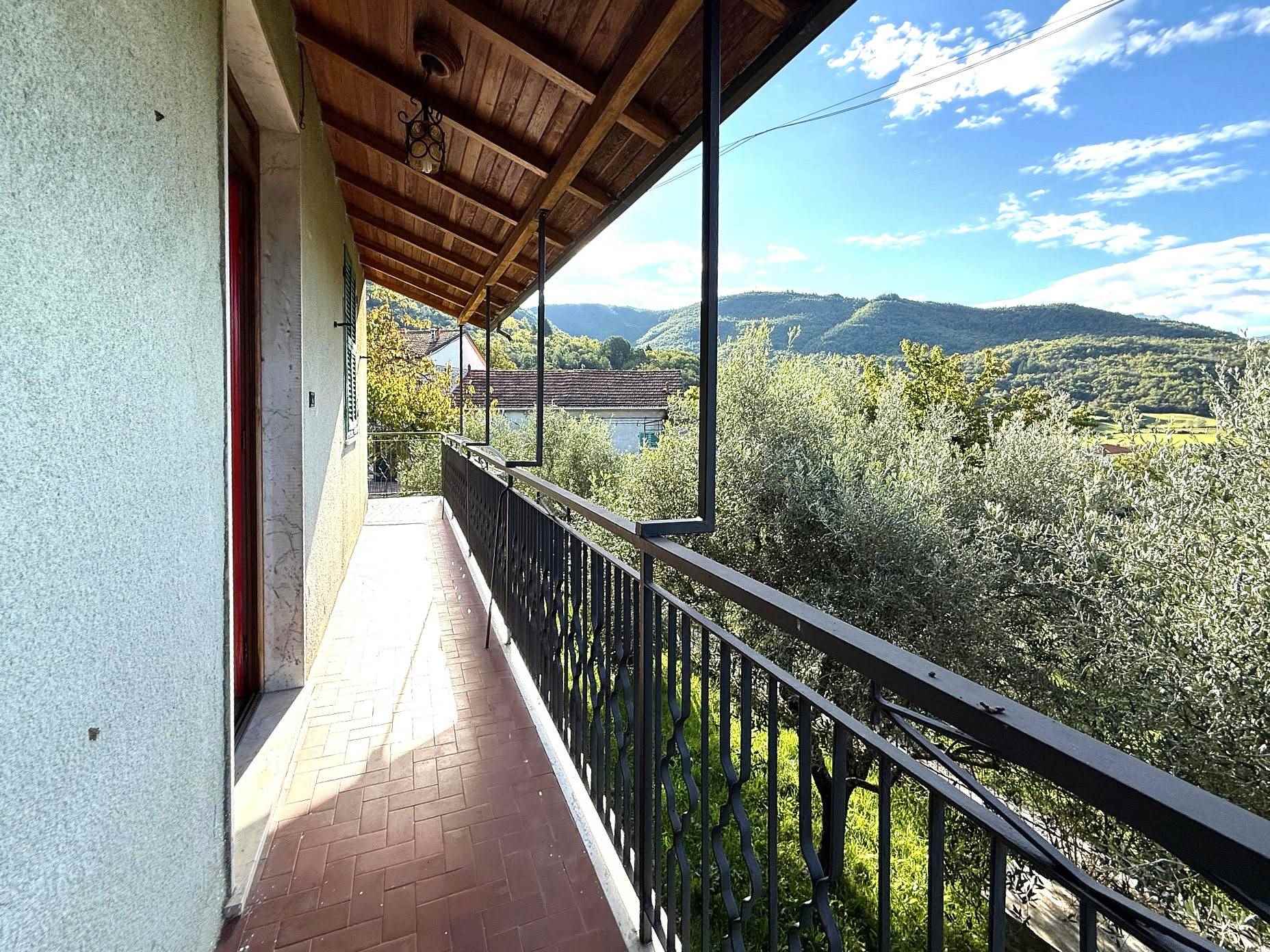 Casa indipendente con giardino a Casola in Lunigiana