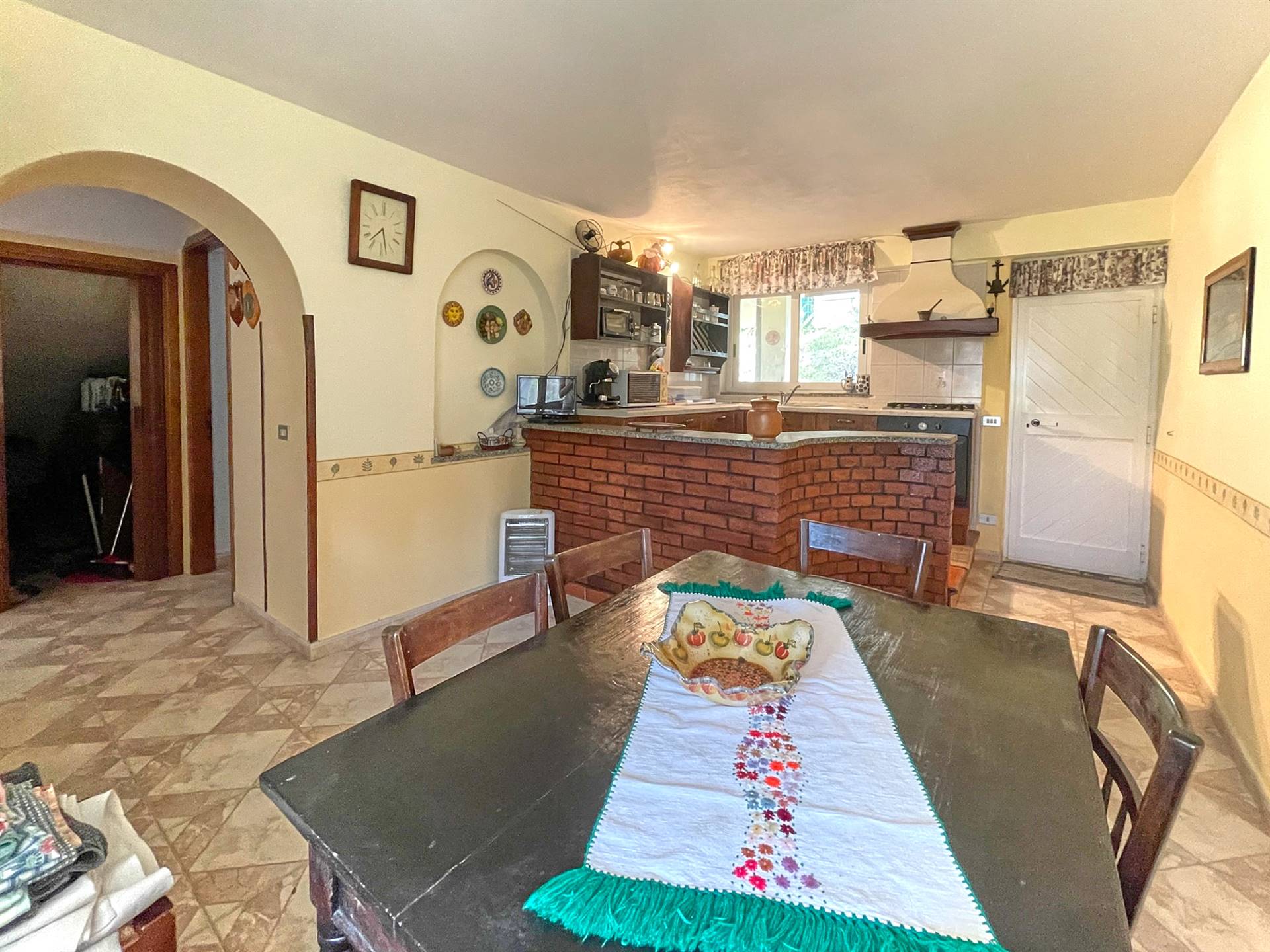 Casa indipendente con giardino a Aulla