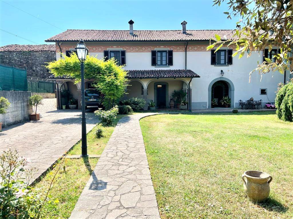 Villa in vendita a Licciana Nardi