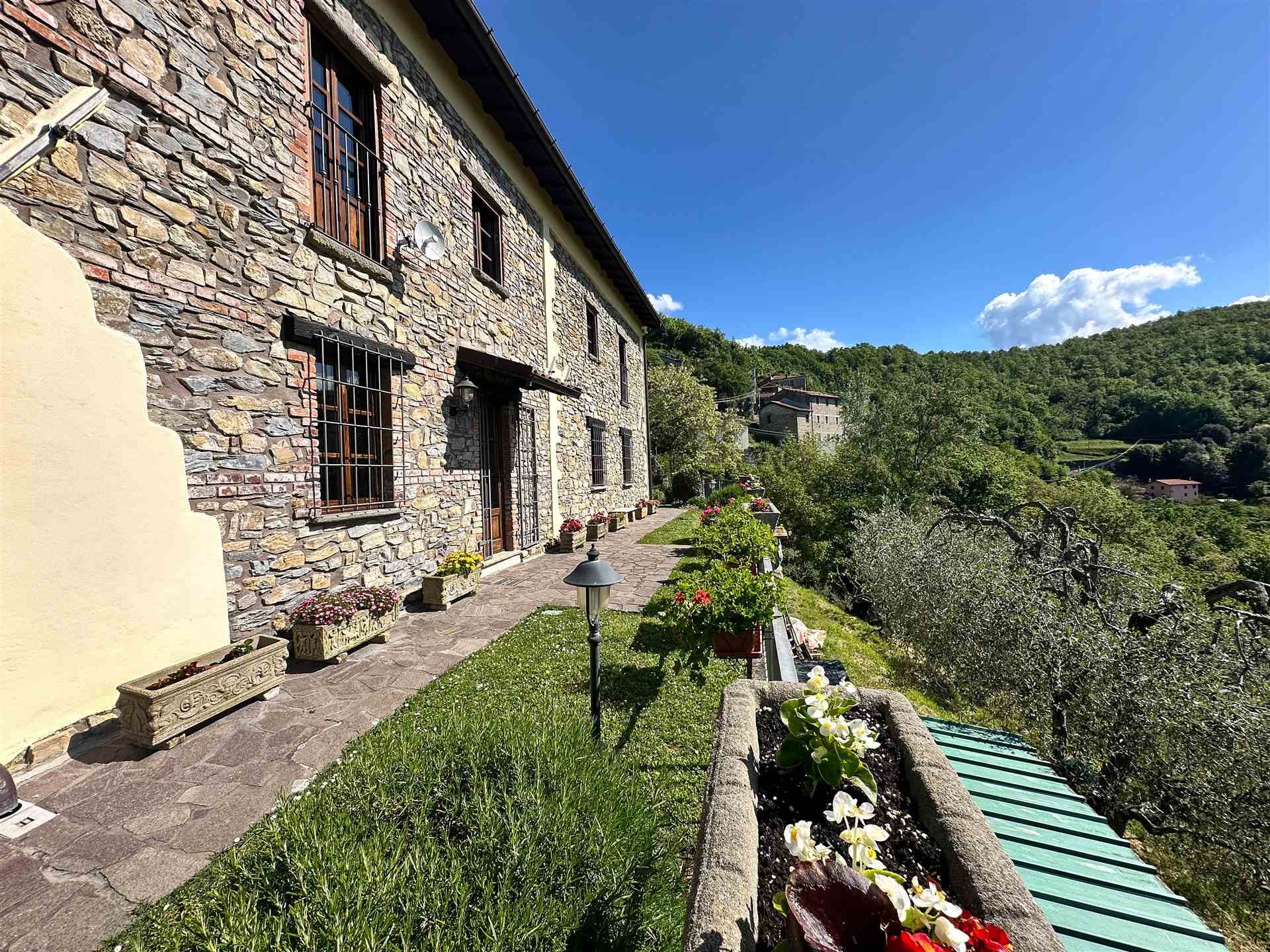 Villa con giardino a Fivizzano