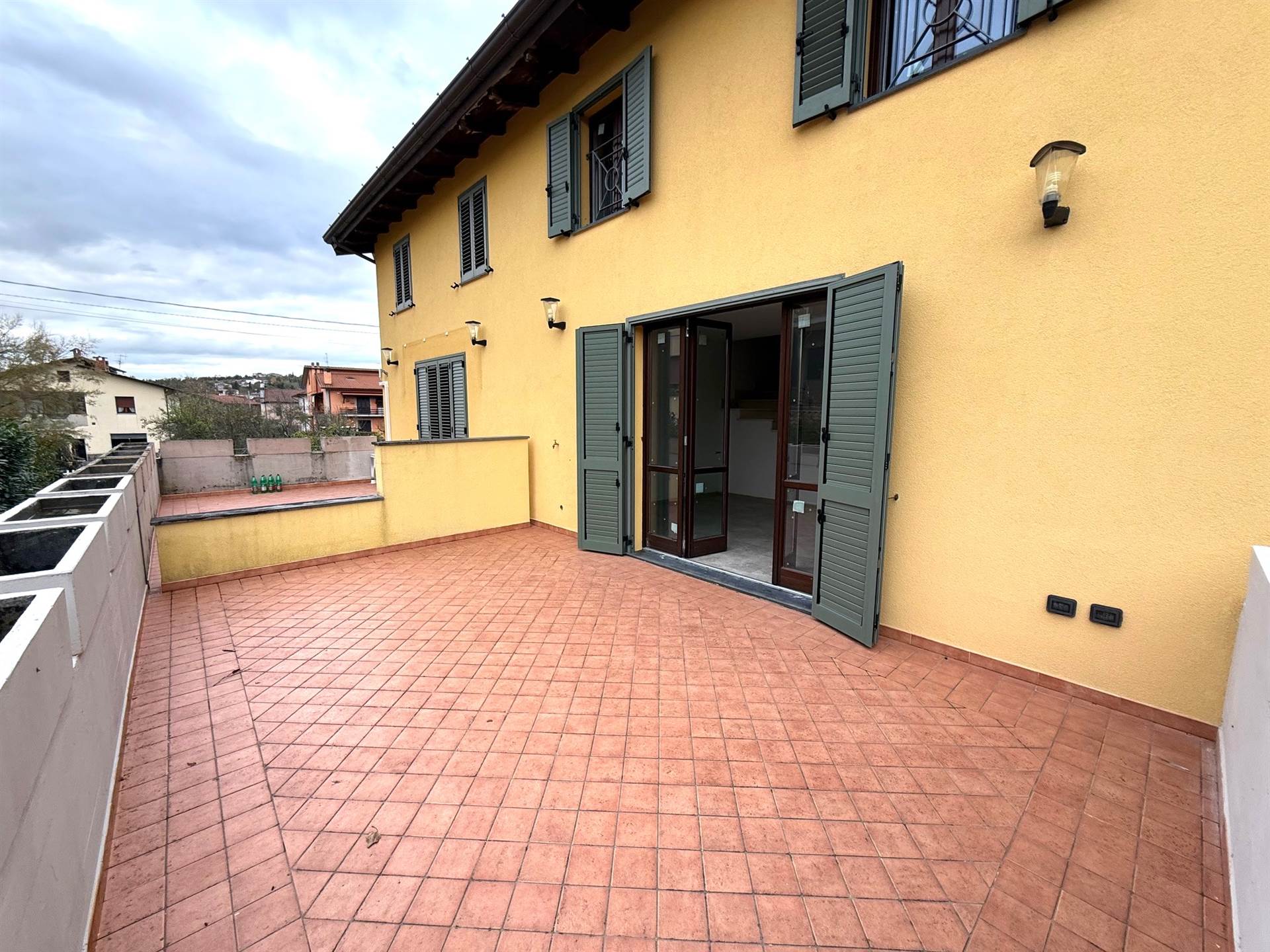 Villa con terrazzo a Aulla
