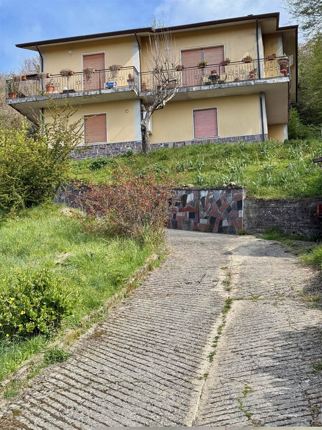 Villa con giardino a Podenzana