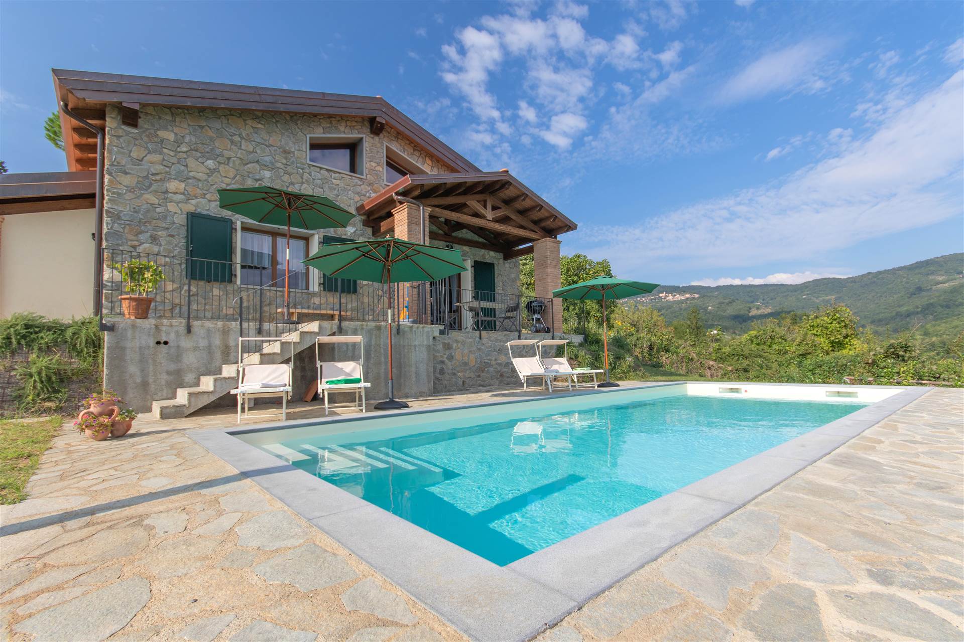 Villa con giardino a Fivizzano