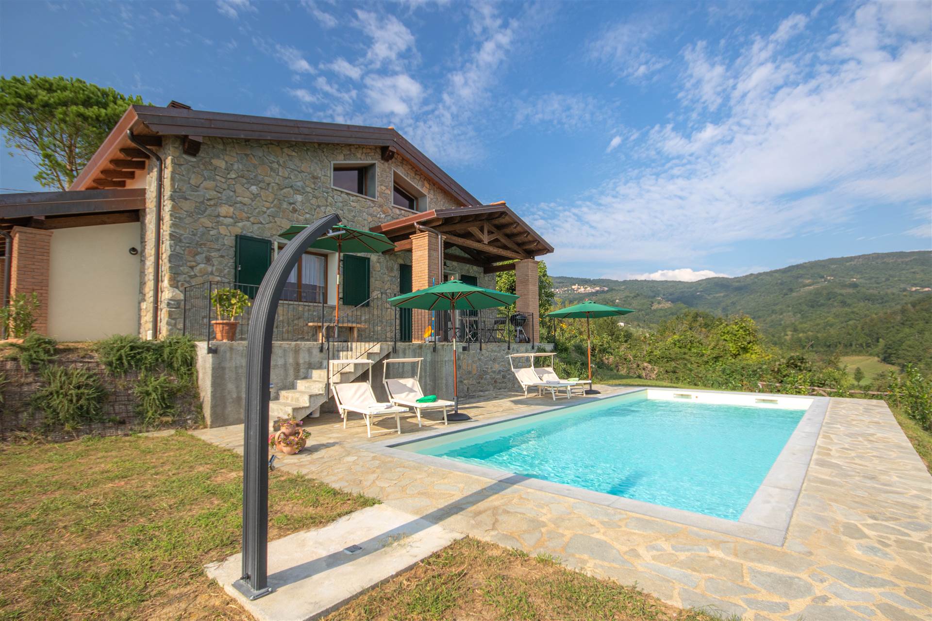 Villa con giardino a Fivizzano