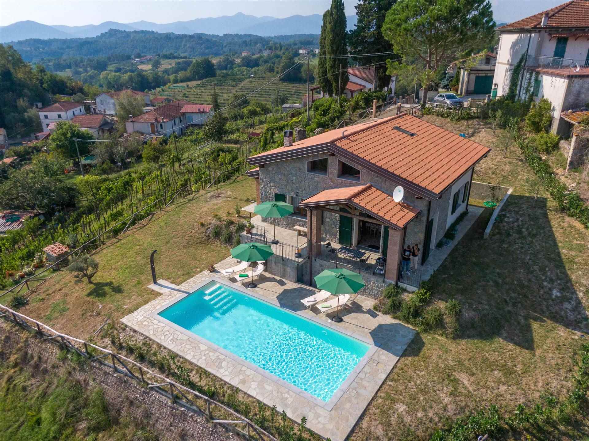 Villa con giardino a Fivizzano