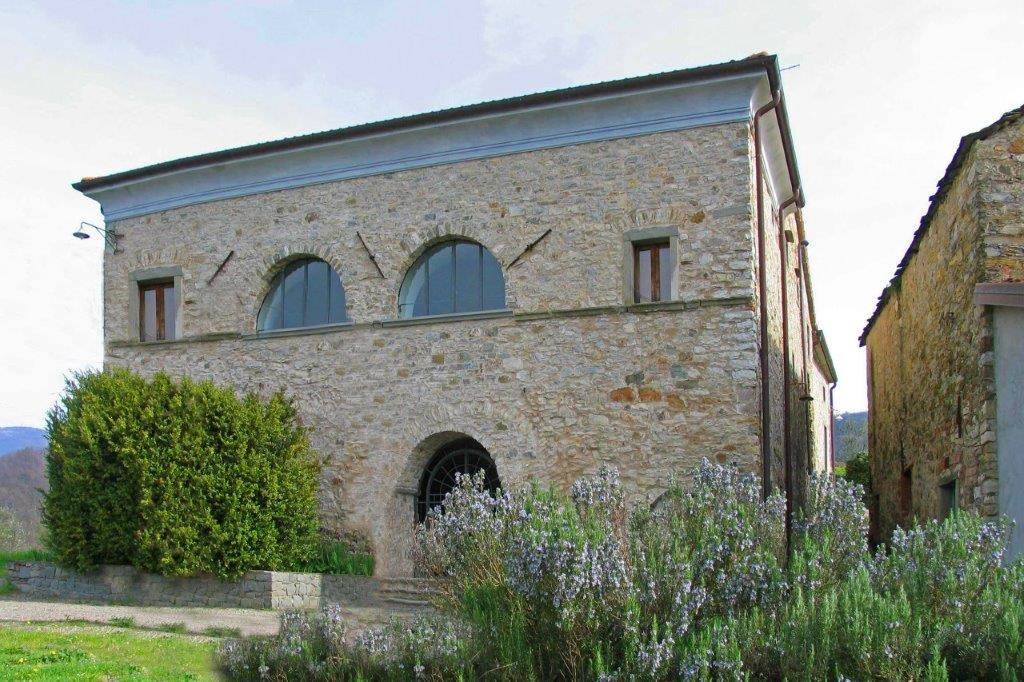 Rustico con giardino a Pontremoli