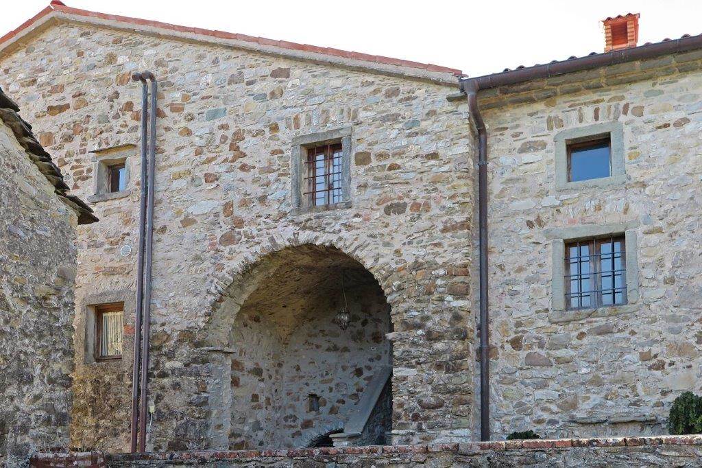 Rustico con giardino a Pontremoli