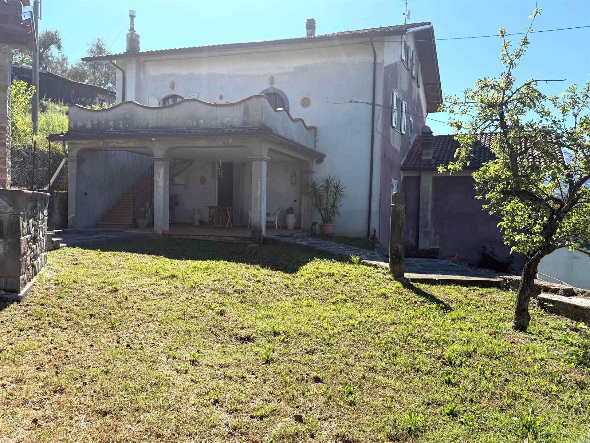 Casa indipendente con giardino a Fivizzano