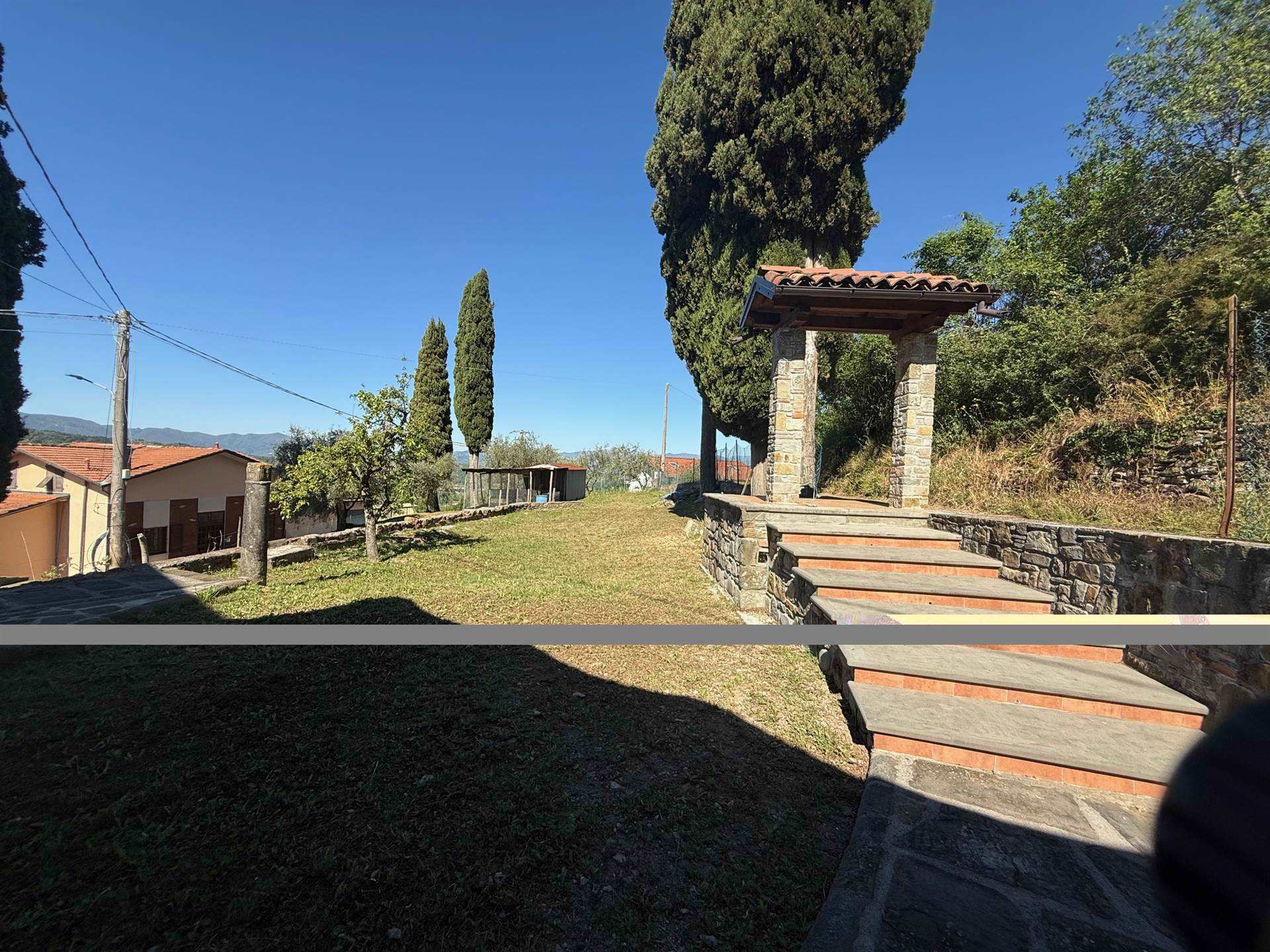 Casa indipendente con giardino a Fivizzano