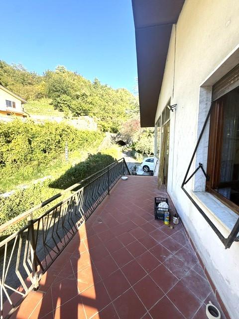 Appartamento con terrazzi, Fivizzano gassano
