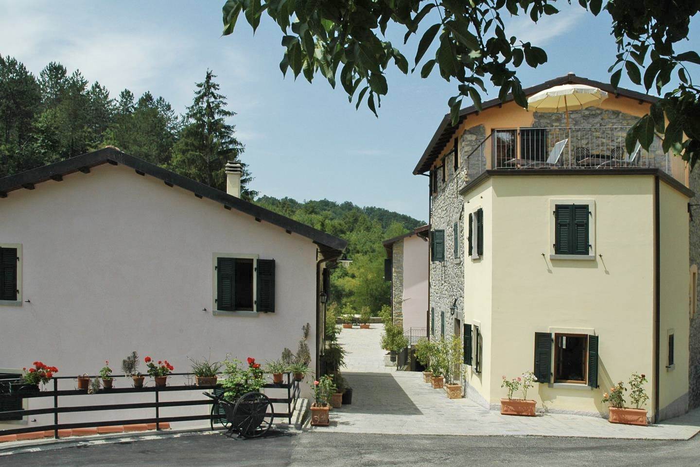 Stabile/Palazzo con giardino a Fivizzano