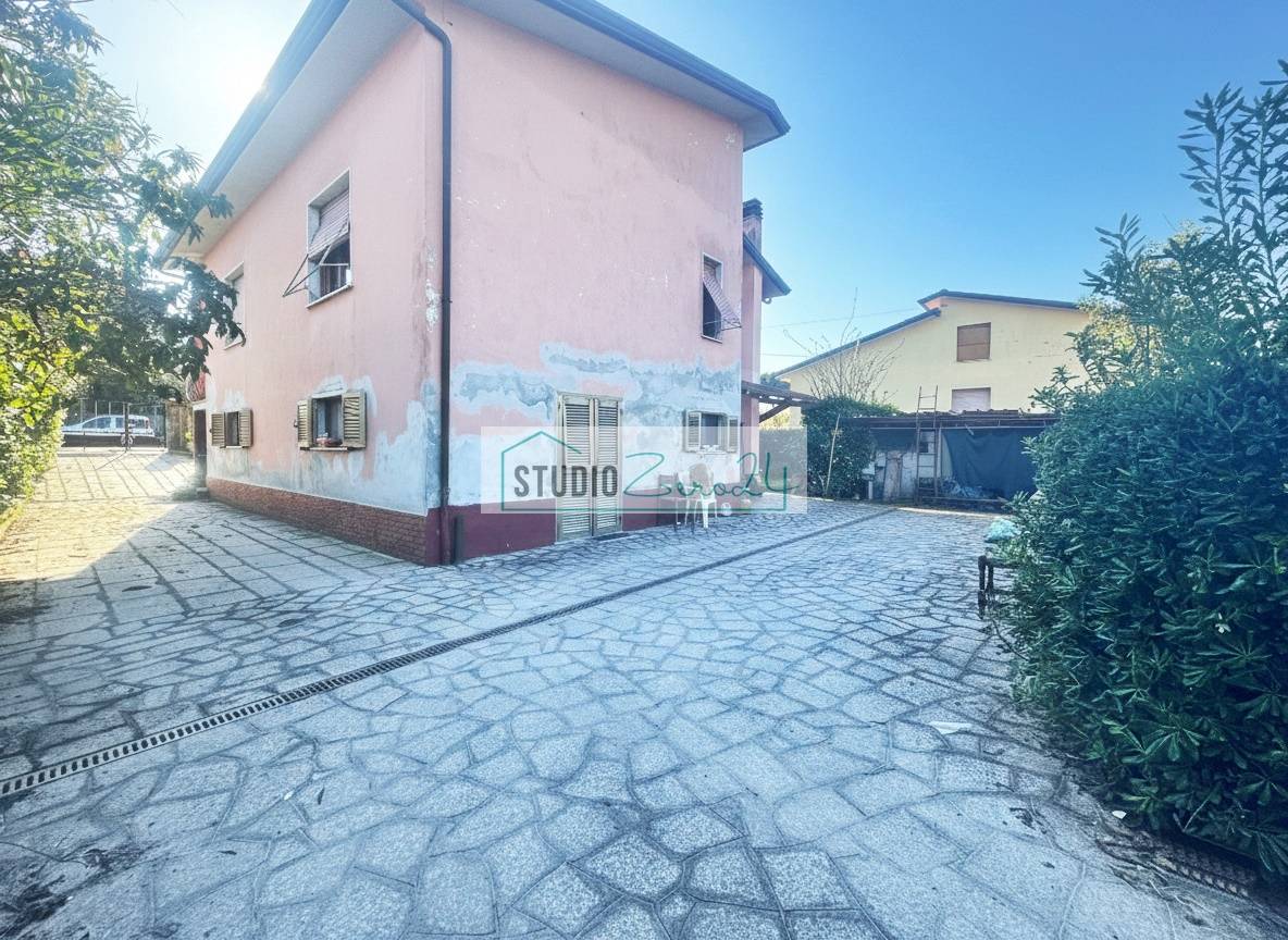 Casa singola in vendita a Massa, Ronchi