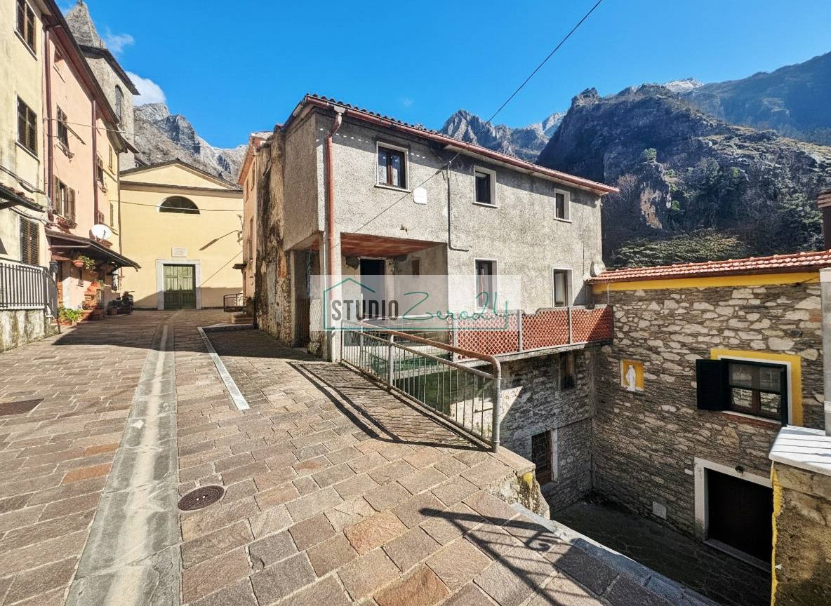 Casa semi indipendente in vendita a Massa
