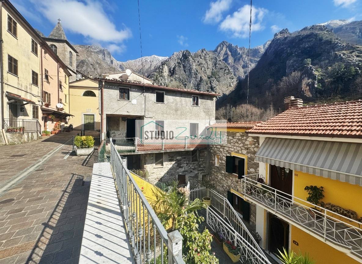 Casa semi indipendente in vendita a Massa