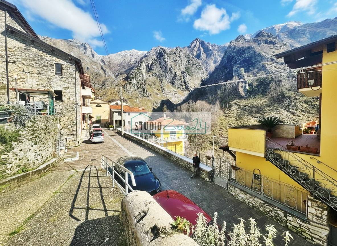 Casa semi indipendente in vendita a Massa