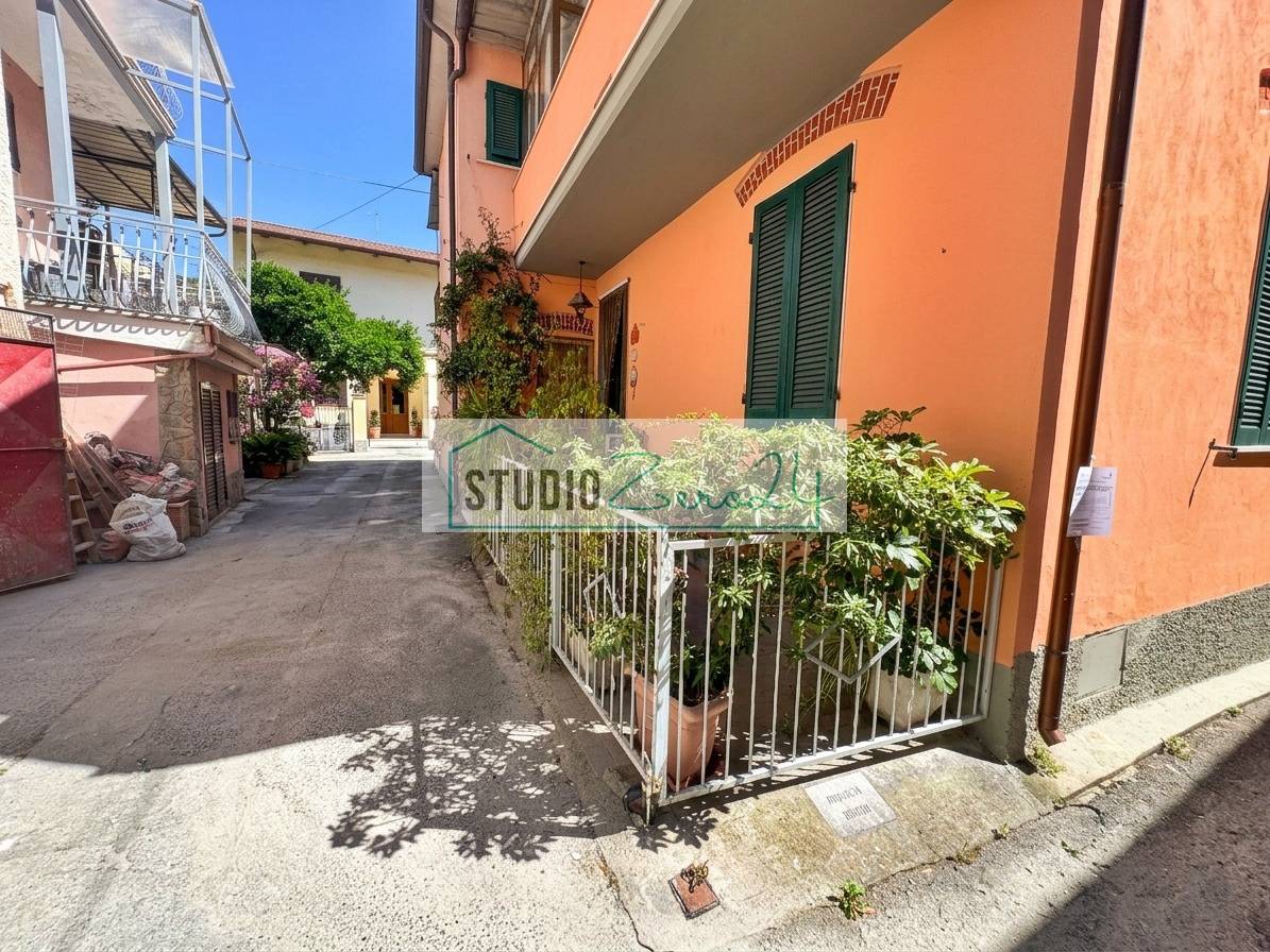 Casa singola in vendita a Massa, Periferia