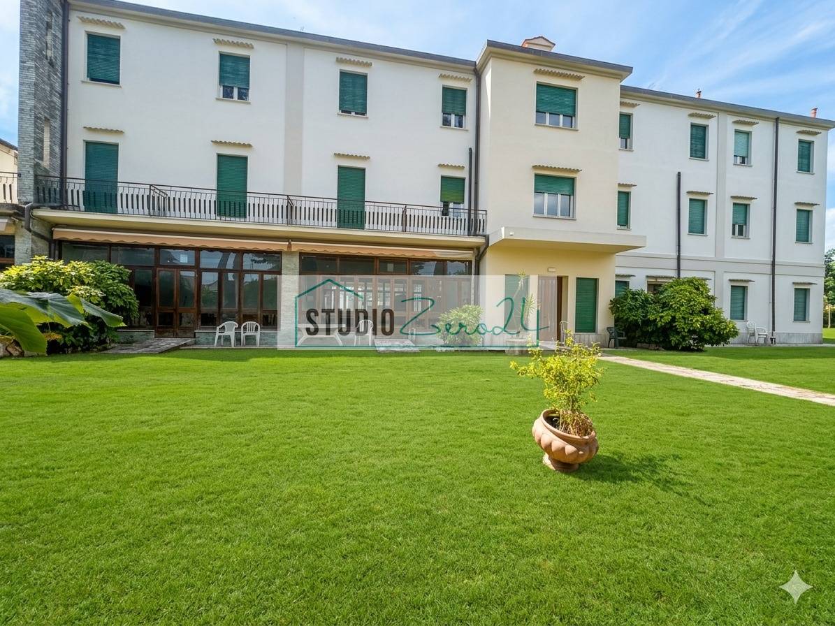 Attivit commerciale in vendita a Massa, Marina di Massa