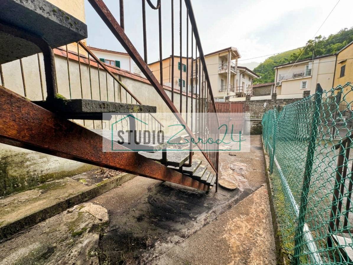 Casa semi indipendente in vendita a Montignoso, Prato
