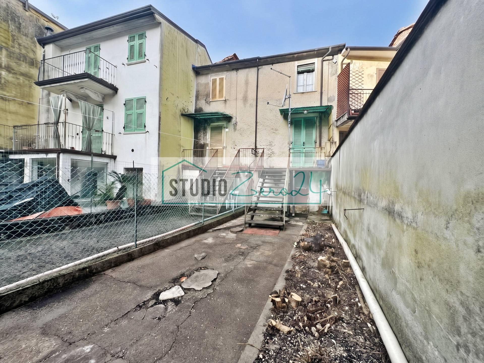 Casa semi indipendente in vendita a Montignoso, Prato
