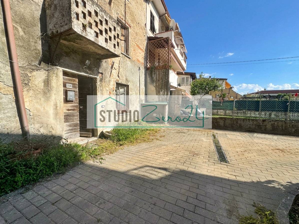 Casa semi indipendente in vendita a Massa, Quercioli