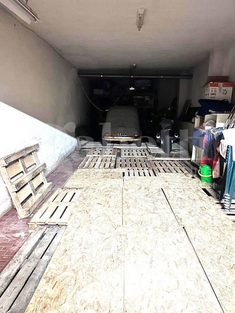 Box in vendita a Capraia e Limite
