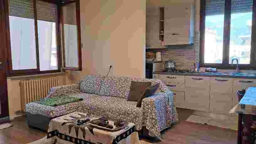 Attico con terrazzo a Cascina