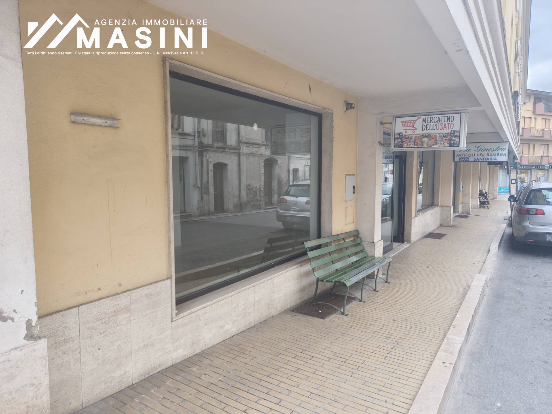 Locale commerciale in affitto a Fossacesia