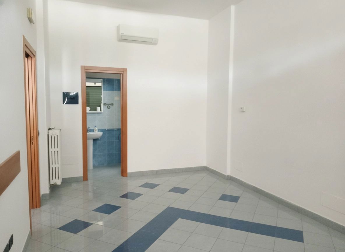 Ufficio in vendita a Cervia