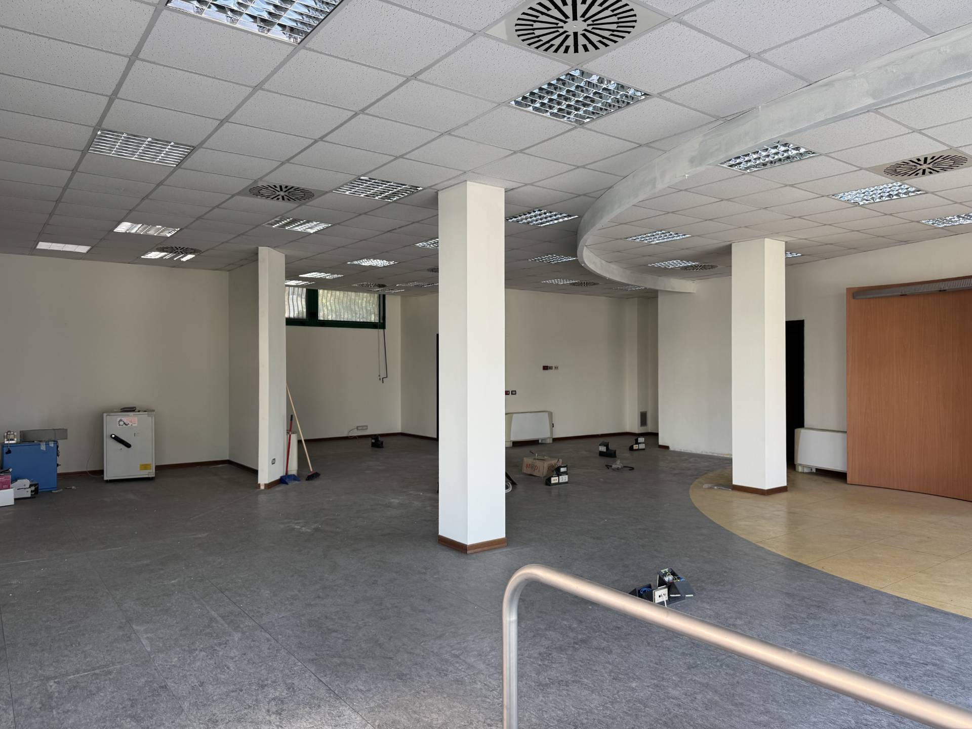 Locale commerciale in affitto a Cesena, CENTRO STORICO