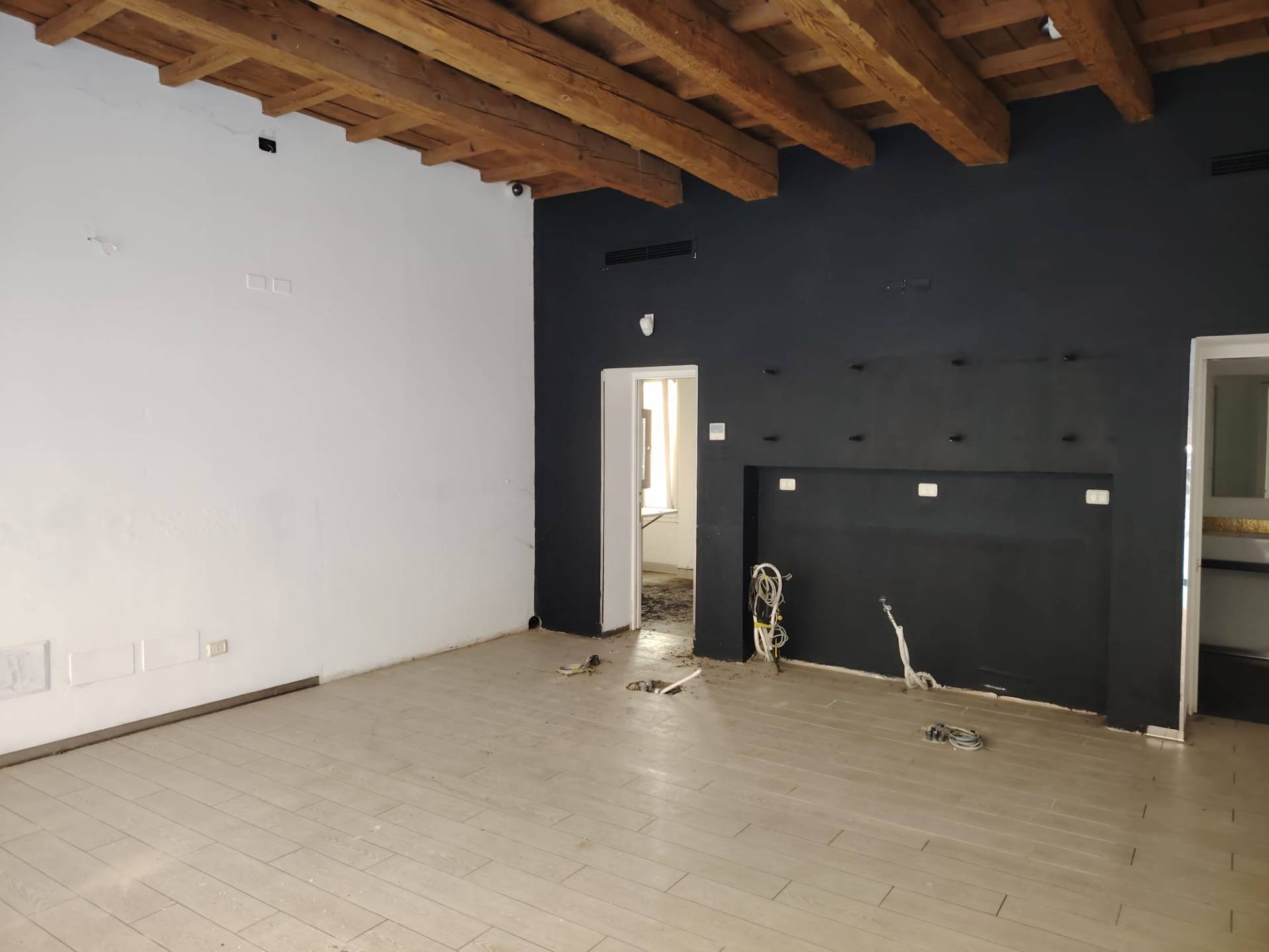 Locale commerciale in affitto a Cesena
